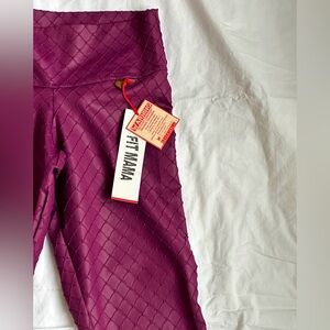 Designer Women’s Leggings NWT Faux Leather Maroon M